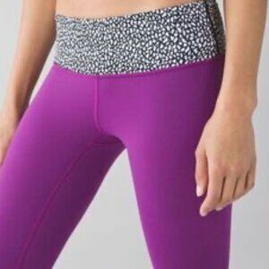 Lululemon Athletic Leggings – Purple with Black & White Geometric Waistband, S6